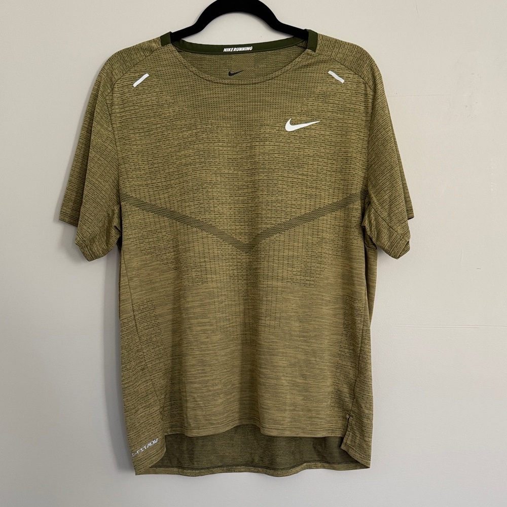 Nike Men's Olive Green Short Sleeve Tee
